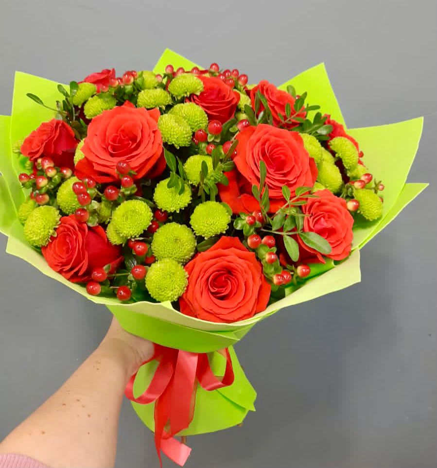 Букет цветов из: Хризантемы и Розы в Новосокольниках