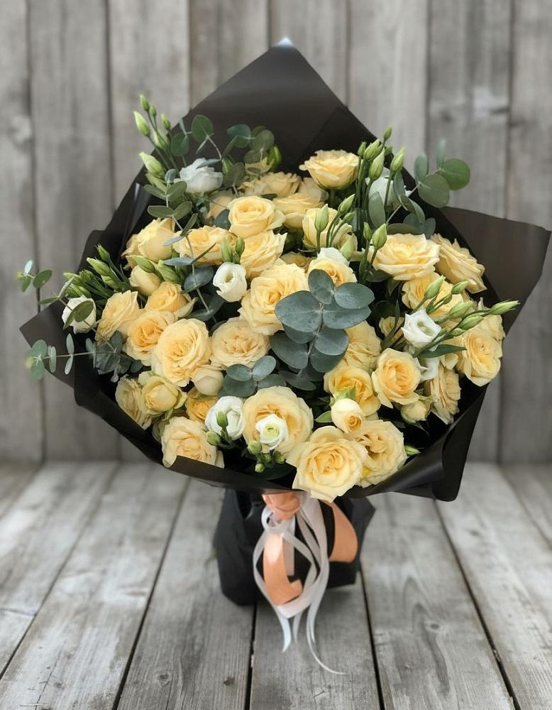 Букет цветов из: Розы и Лизиантусы в Новосокольниках