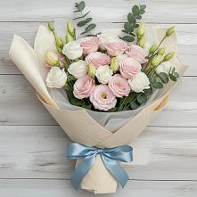 Букет цветов из:  Лизиантусы в Новосокольниках