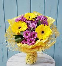 Букет цветов из:  Хризантемы и Герберы в Новосокольниках