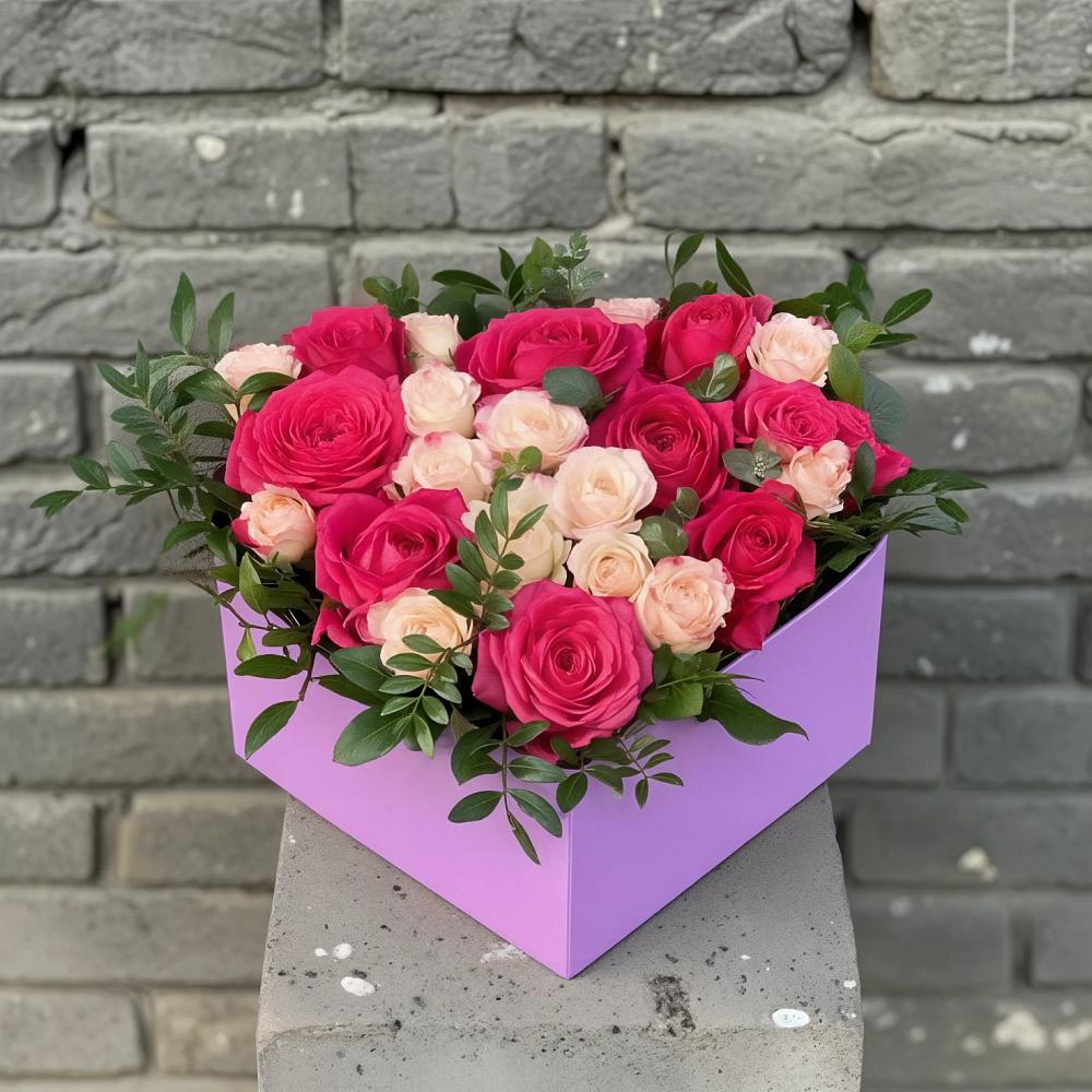 Цветочная композиция из Розы в коробке в Новосокольниках