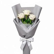 Букет 3 белые розы в Новосокольниках