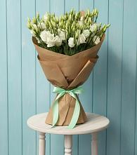 Букет цветов из:  Лизиантусы в Новосокольниках