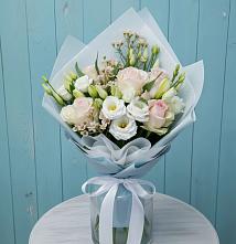 Букет цветов из:  Розы и Лизиантусы в Новосокольниках