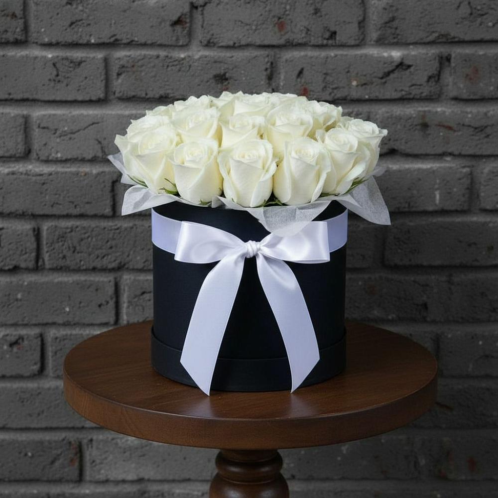 Цветочная композиция из Розы в шляпной коробке в Новосокольниках