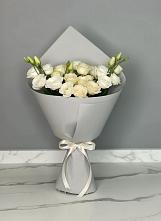 Букет цветов из:  Розы и Лизиантусы в Новосокольниках